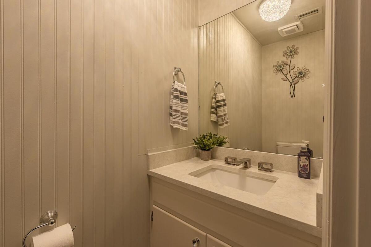 Cozy Townhome Retreat With King Bed Near I-10, Capitol, Fsu & Famu Tallahassee Exterior foto